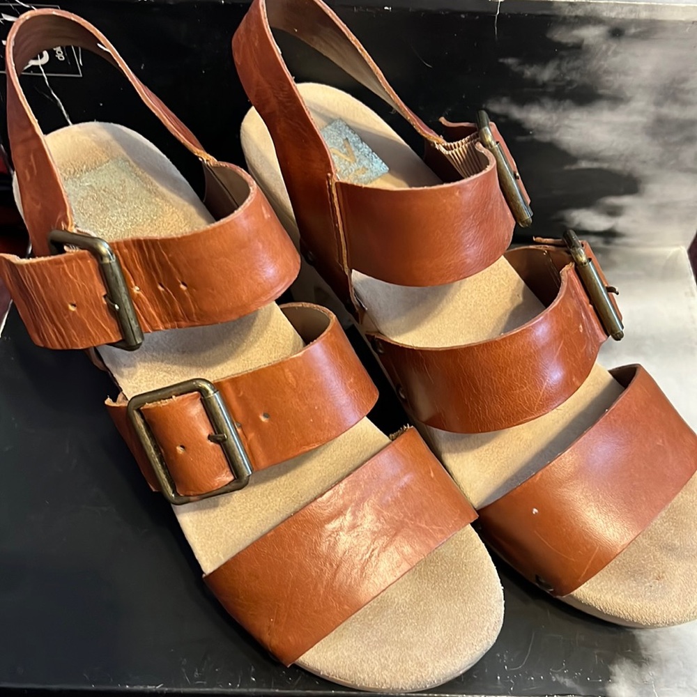 Dolce Vira Jaquie sandal heels